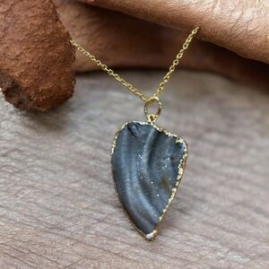 Gorgeous desert agate pendant